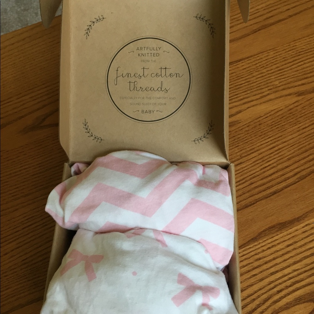 Fitted cradle sheets and mattress cover
